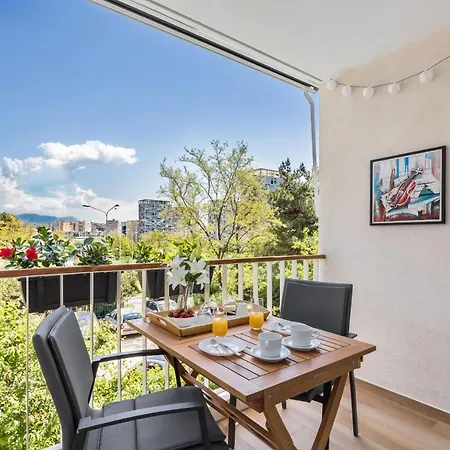 Appartamento Exquisite Couples Delight With Free Bikes & Parking Spalato Esterno foto
