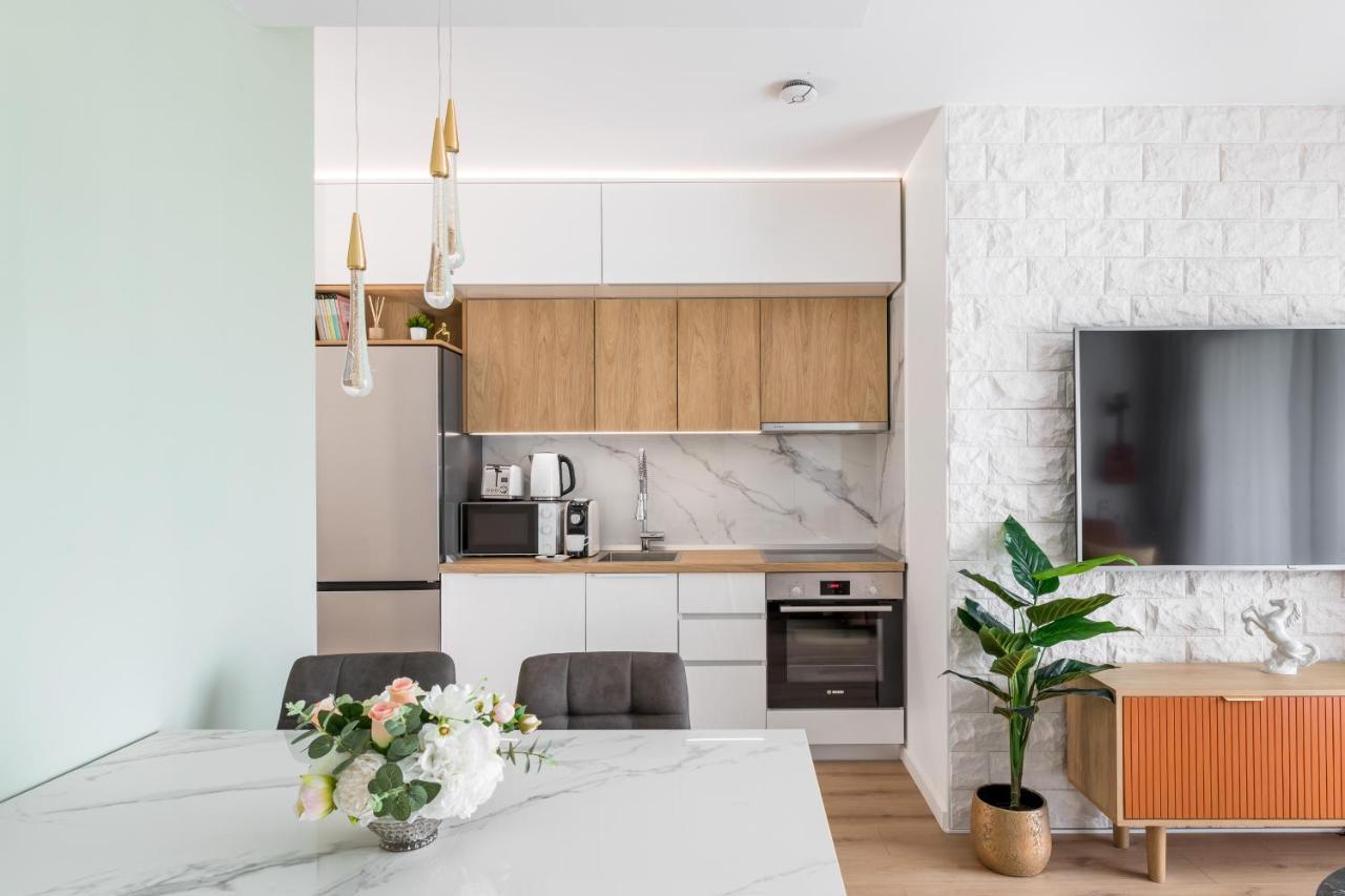 Apartment Exquisite Couples Delight With Free Bikes & Parking *