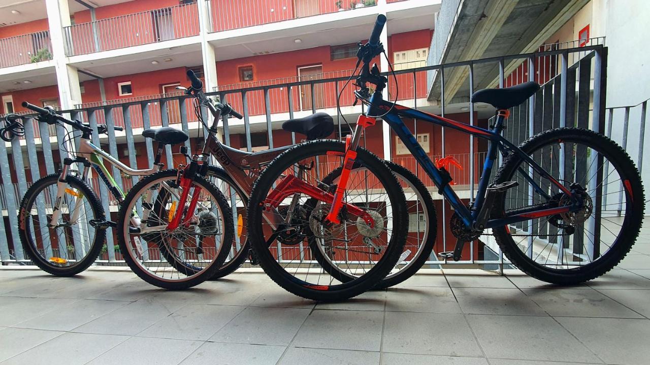 Apartment Exquisite Couples Delight With Free Bikes & Parking Split